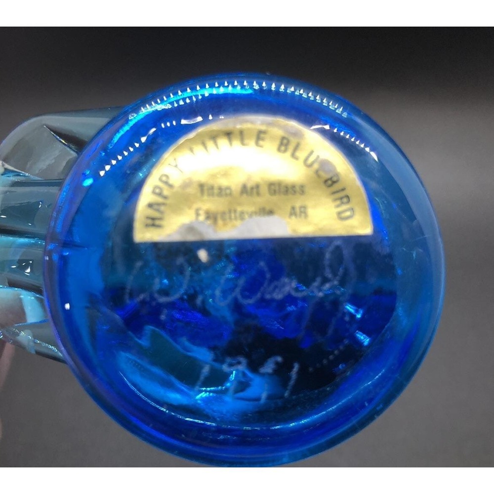 Titan Art Glass Happy‎ Little Bluebird Figurine Signed W Ward 1991 - Picture 6 of 8